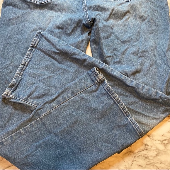 GAP Mid Rise Straight Leg Jeans Size 14 Medium Wash Stretch Denim Classic Fit - Picture 6 of 7